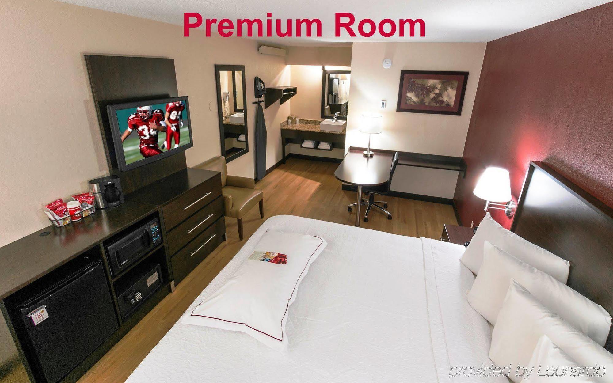Red Roof Inn ווסט מונרו מראה חיצוני תמונה